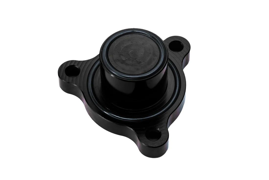 RTMG-901-0876 Заглушка продувочного клапана RTMG Performance для 1.8/2.0 TSI/TFSI, черная — изображение 1
