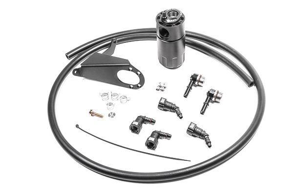 USA-RAD-20-0985-FL Комплект уловителя PCV Fluid Lock Radium Engineering для Chevrolet Corvette LT1 2014-2019 — изображение 1