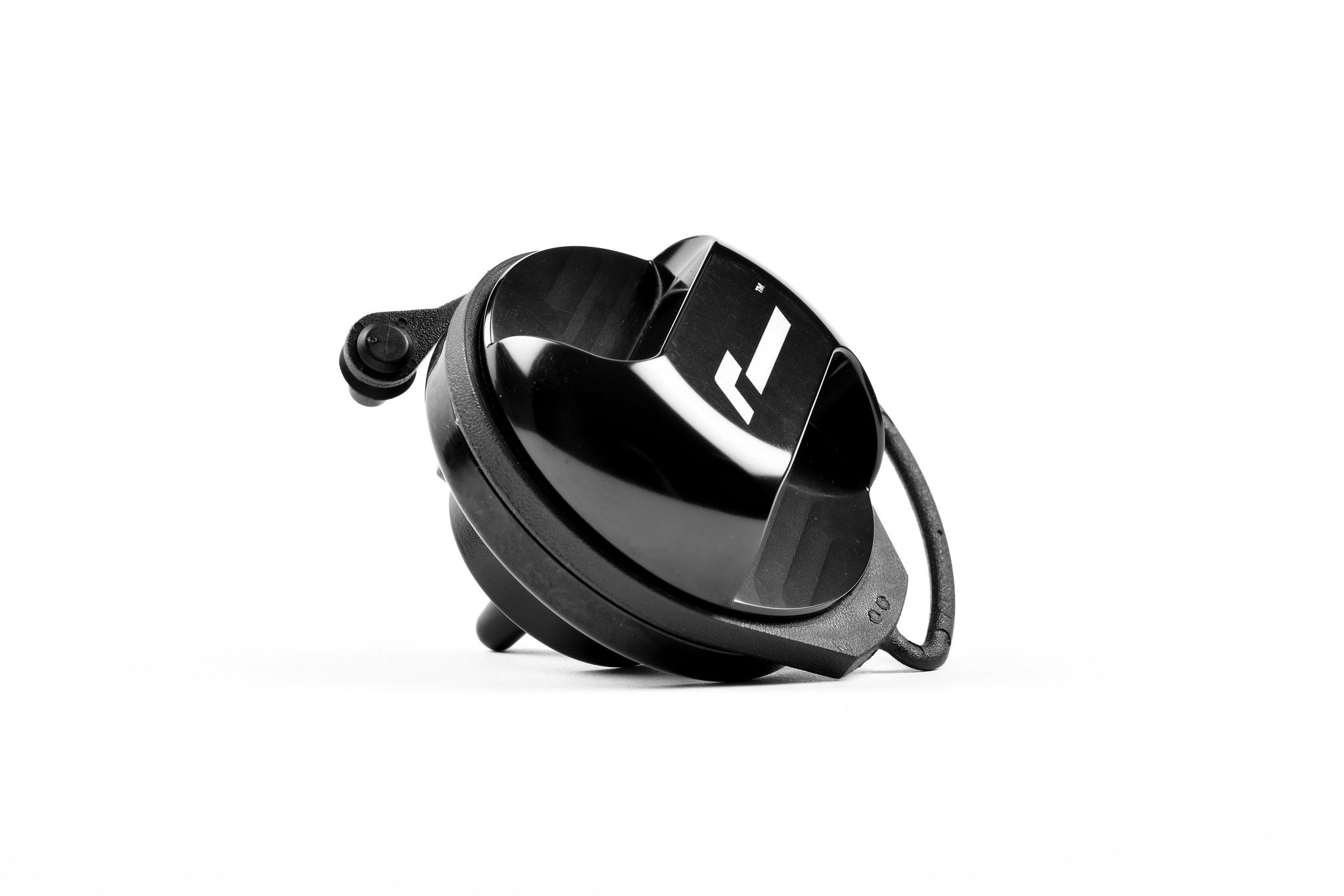 VWR19G711 Крышка топливного бака RacingLine Performance для Audi VW Golf R GTI S3 Seat Skoda — изображение 1