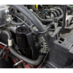 Маслоуловитель Mishimoto MMBCC-FIST-14PBE с перегородкой для Ford Fiesta ST 14-19 — изображение 5