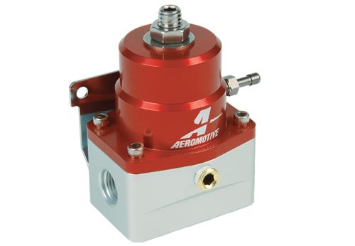 regulator-cisnienia-paliwa-aeromotive-a1000-6-performance-efi-2-6-inlets-1-6-return-adjustable-40-75-psi-1-8-npt-gauge-port Регулятор давления топлива FPR Aeromotive A1000-6, Performance EFI, (2) -6 входов, (1) -6 возвратов, регулируемое давление 40–75 фунтов на квадратный дюйм, порт манометра 1/8 дюйма NPT. — изображение 1