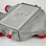 CSF 8082R ДВОЙНОЙ ПРОХОДНОЙ ОХЛАДИТЕЛЬ ВОЗДУХА С ВЕРХНИМ МОНТАЖОМ для BMW M3 (F80) / M4 (F82/F83)
